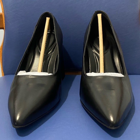 New Aerosoles Isabel black leather pumps, Size 8.5 M - Picture 2 of 16